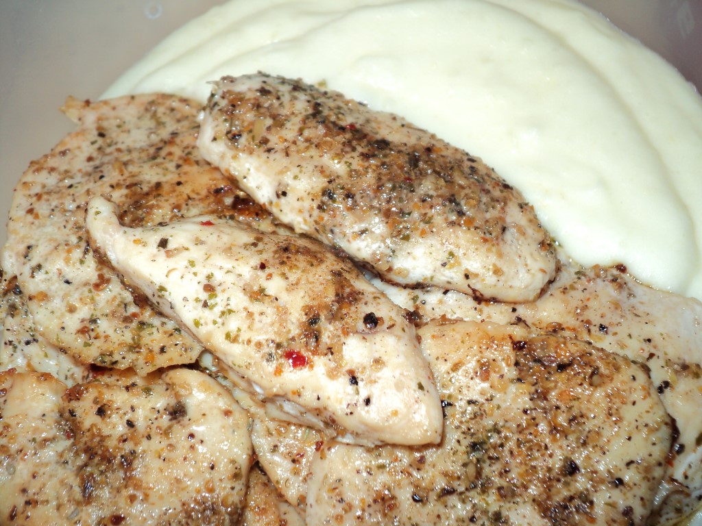 Piept de pui in crusta de condimente