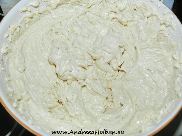 Crema de mascarpone si curmale