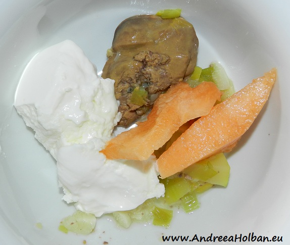 Pate de ficatel cu pepene galben, dovlecel, branza si smantana (dupa 8 luni)