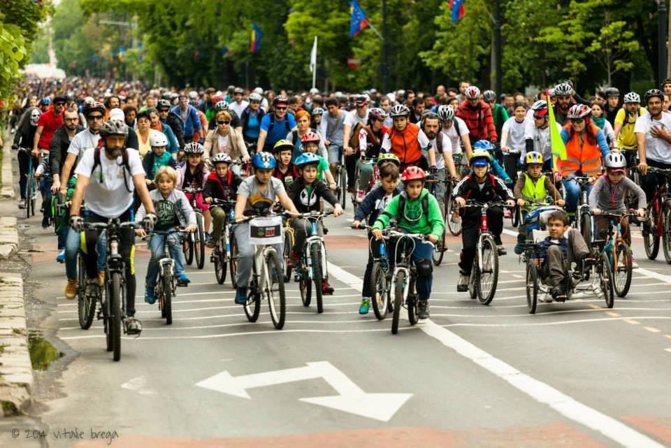 mobilitatea urbana marsul biciclistilor do the right mix romania